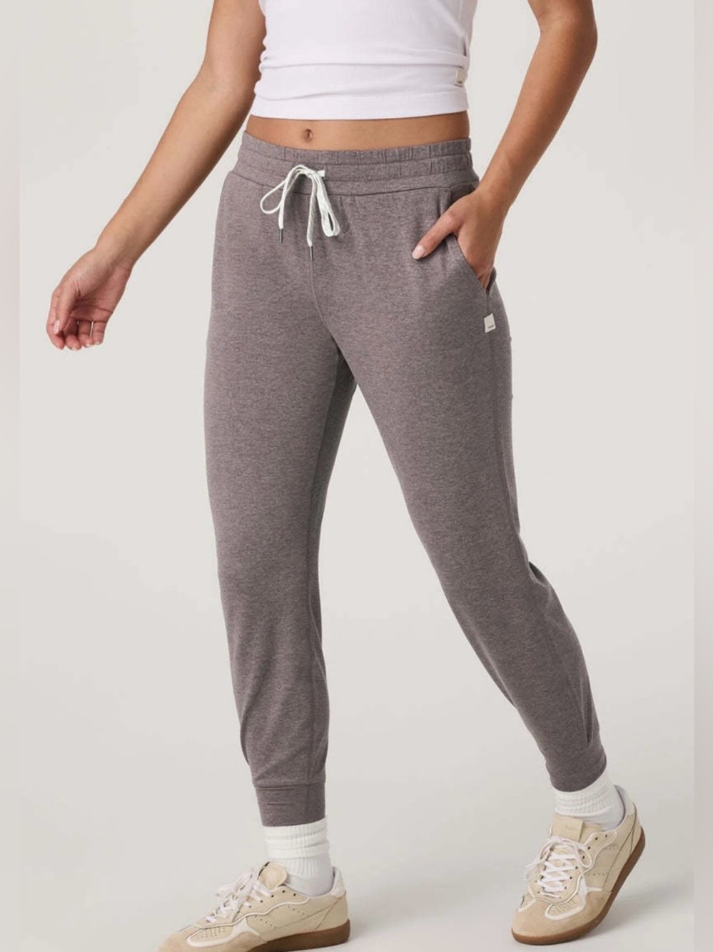 Vuori NWOT Performance Heathered Taupe Lounge Joggers Size L